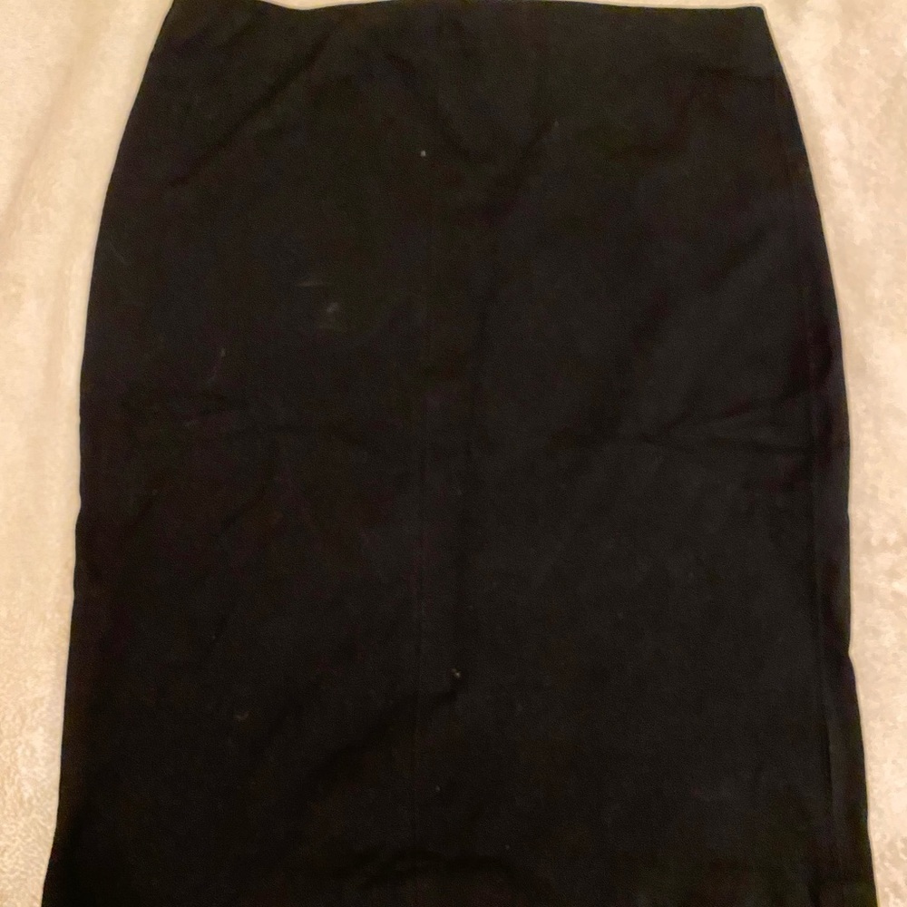 Olivia & Grace Pull on Black Skirt Large